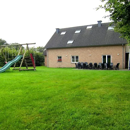 بيت للعطل Modern Holiday In Robertville With Garden وايمس